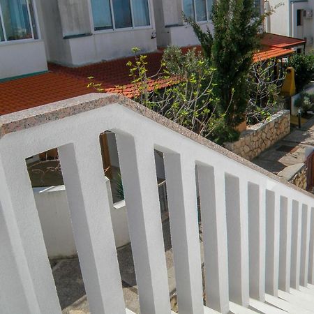 Lada Apartmani Novalja Exterior foto