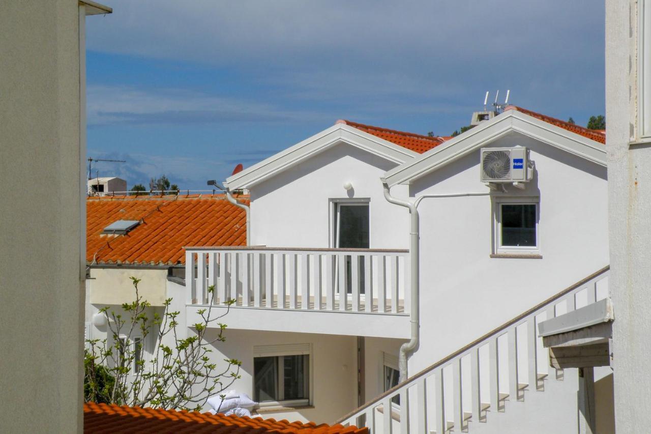 Lada Apartmani Novalja Exterior foto