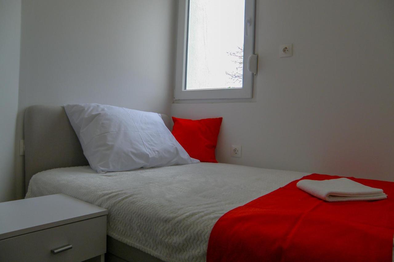 Lada Apartmani Novalja Exterior foto
